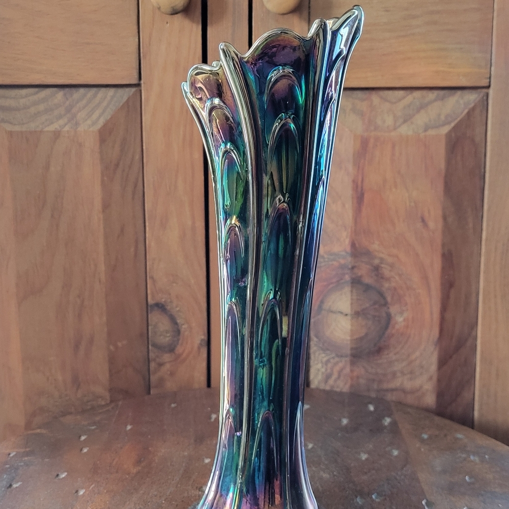 Fenton Carnival Glass Vase - Picture 10 of 14